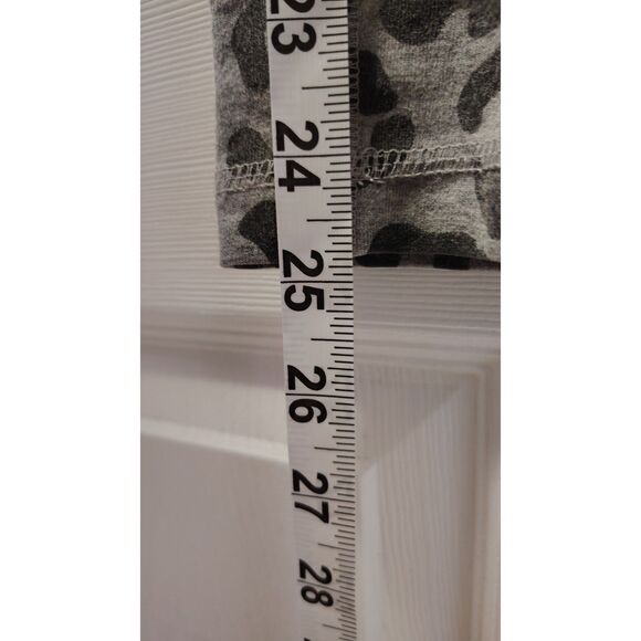 C Active Gray Leopard Print XL Capri Leggings - Picture 4 of 6